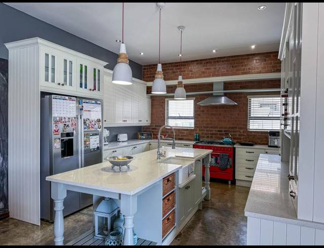 4 BEDROOM HOUSE FOR SALE IN MIDLANDS ESTATE